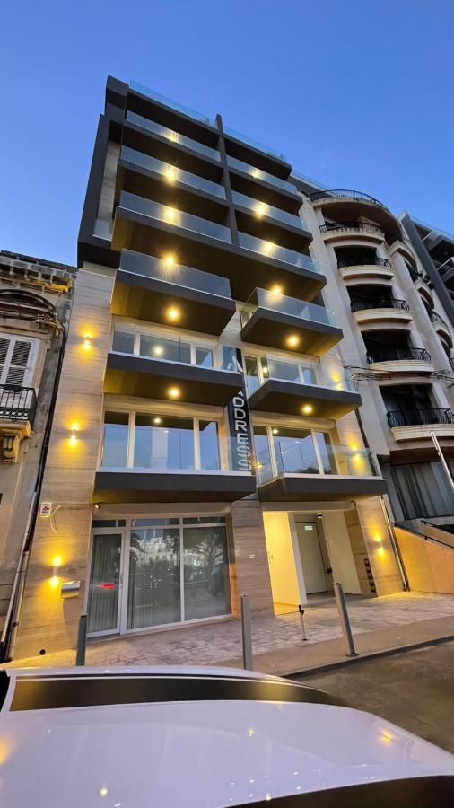 The Address Seafront Suites With Hot Tub Pietà Exterior photo