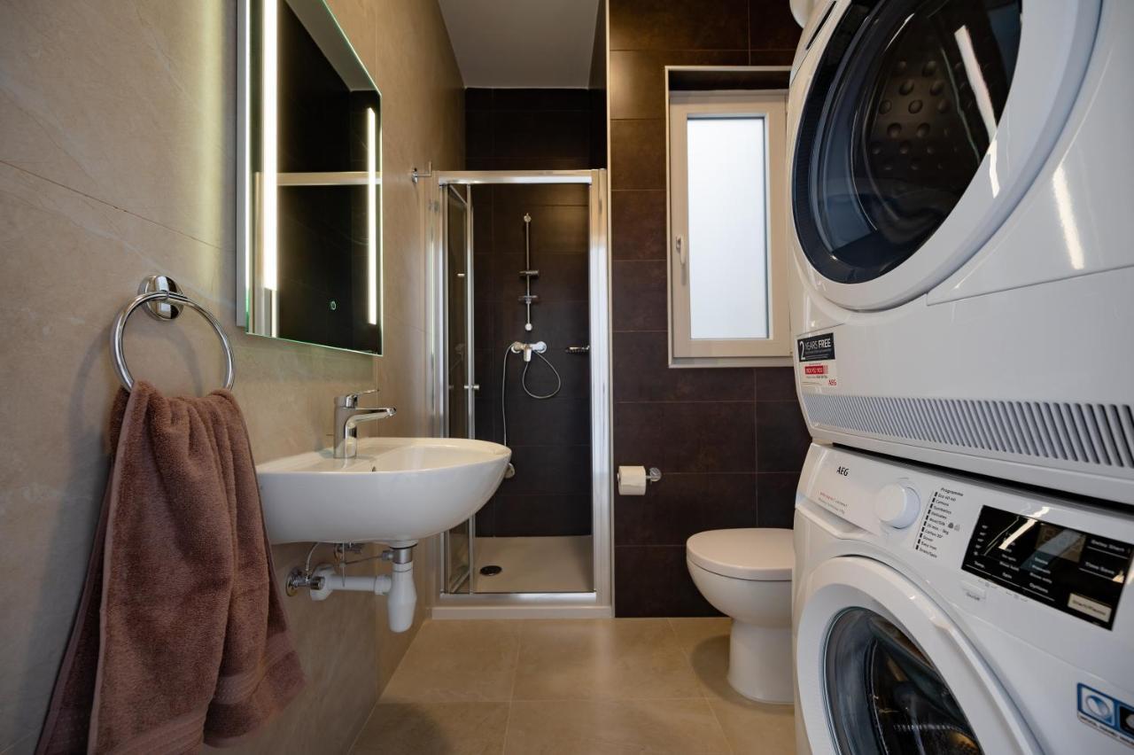 The Address Seafront Suites With Hot Tub Pietà Exterior photo