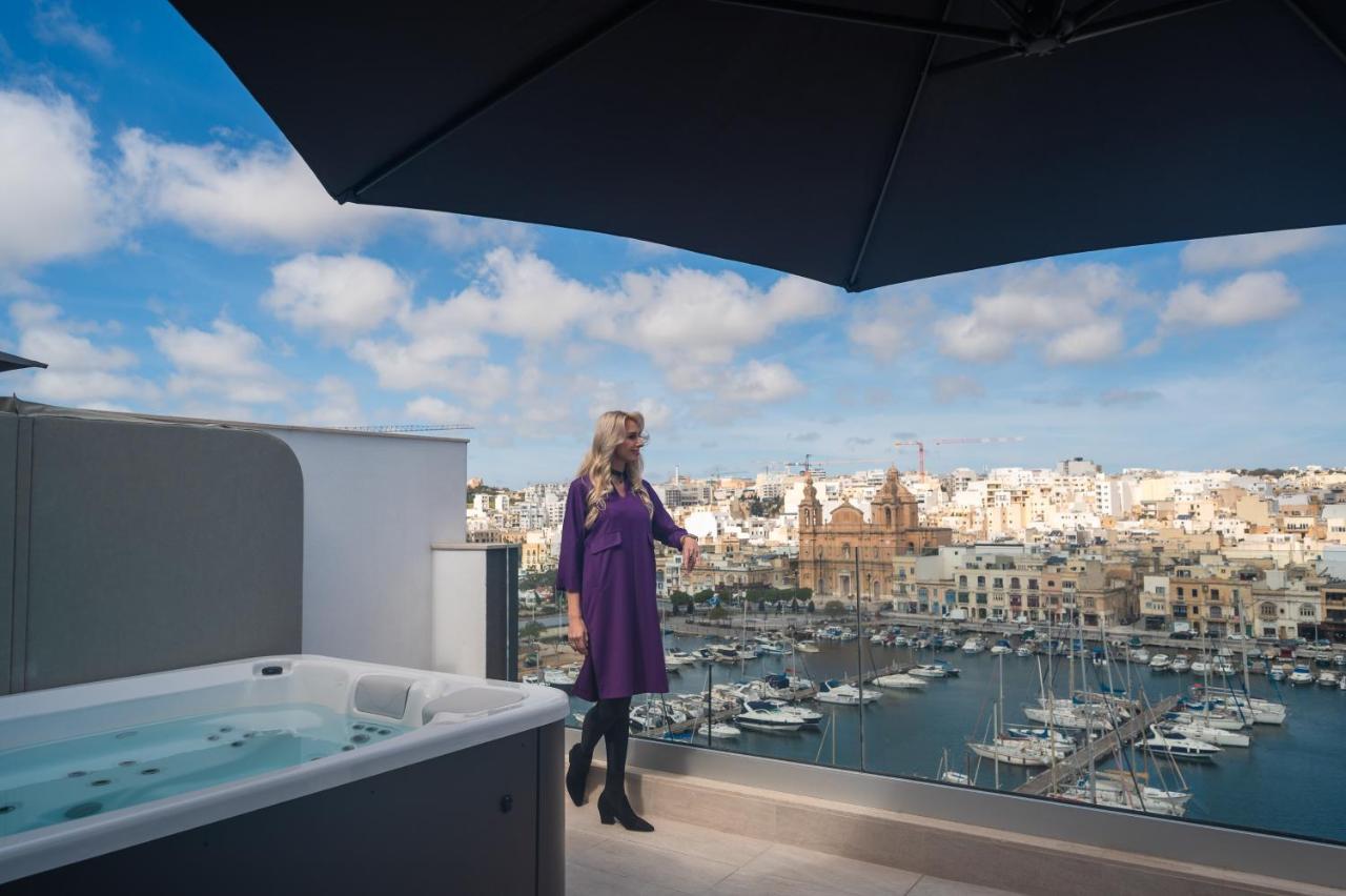 The Address Seafront Suites With Hot Tub Pietà Exterior photo