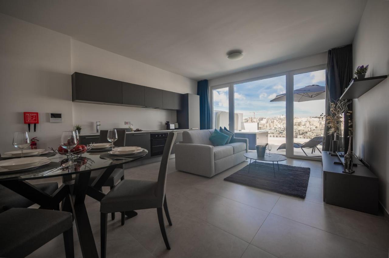 The Address Seafront Suites With Hot Tub Pietà Exterior photo