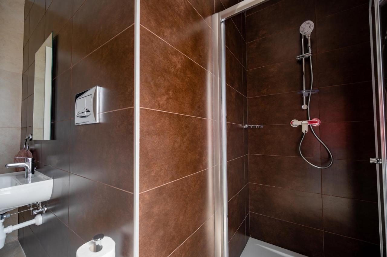 The Address Seafront Suites With Hot Tub Pietà Exterior photo